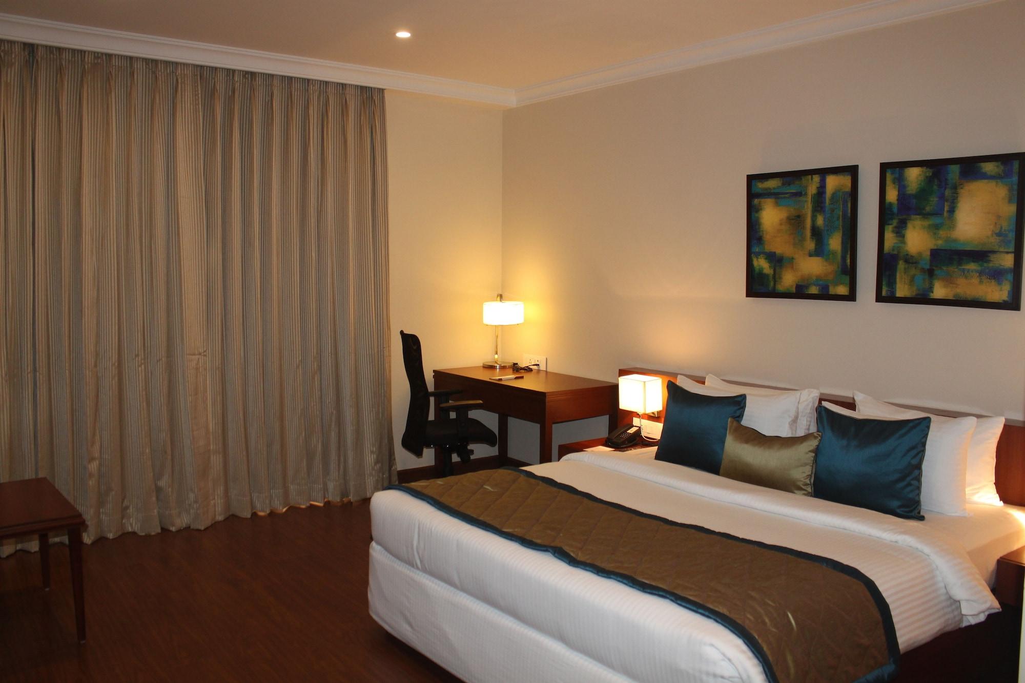 Siesta Hitech Hotel Hyderabad Eksteriør billede