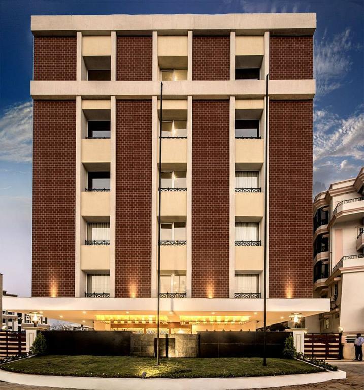 Siesta Hitech Hotel Hyderabad Eksteriør billede