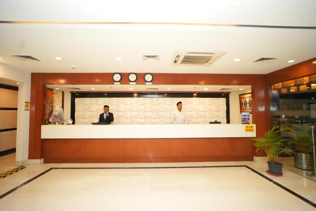 Siesta Hitech Hotel Hyderabad Eksteriør billede