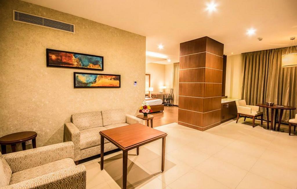 Siesta Hitech Hotel Hyderabad Værelse billede