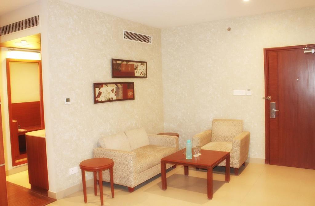 Siesta Hitech Hotel Hyderabad Værelse billede