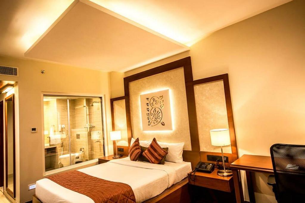 Siesta Hitech Hotel Hyderabad Eksteriør billede