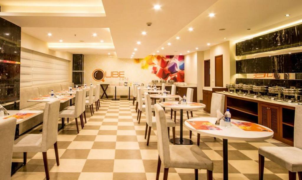 Siesta Hitech Hotel Hyderabad Eksteriør billede