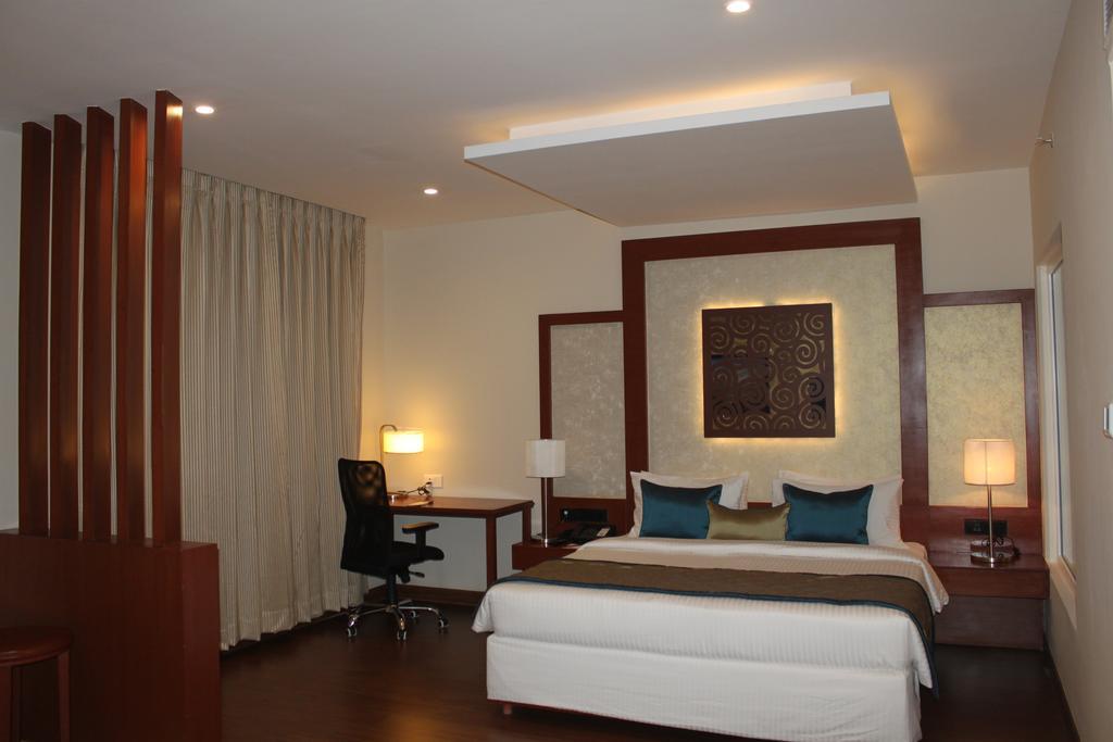 Siesta Hitech Hotel Hyderabad Eksteriør billede
